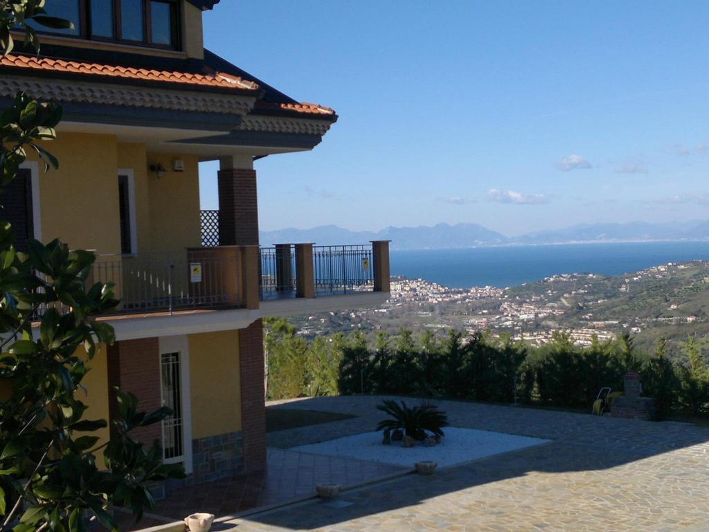 Casa Vacanza Villa Aurora Laureana Cilento Exterior photo