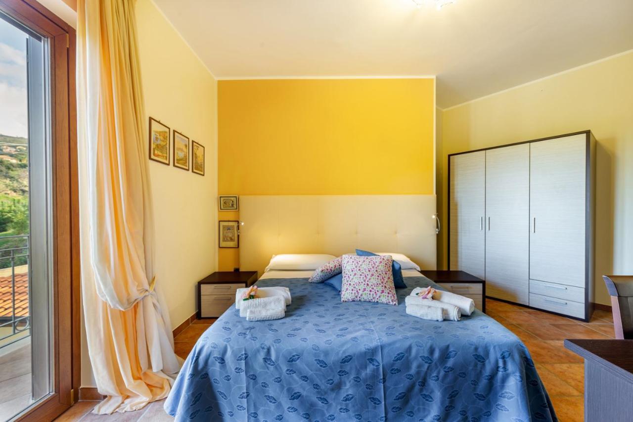 Casa Vacanza Villa Aurora Laureana Cilento Exterior photo