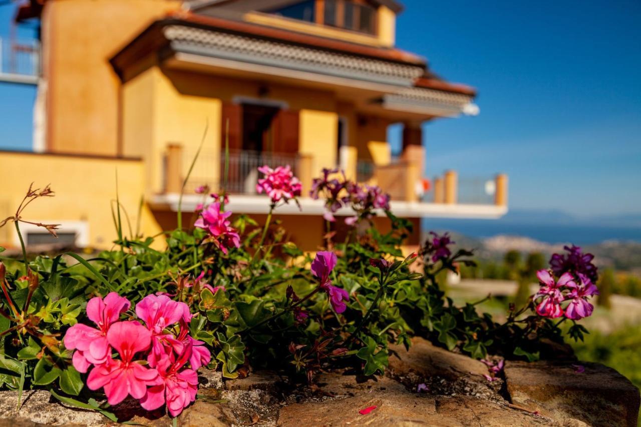 Casa Vacanza Villa Aurora Laureana Cilento Exterior photo